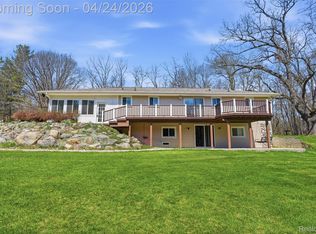 5074 Perryville Rd, Holly, MI 48442