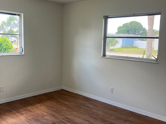 5th image of 250 Malvern Dr