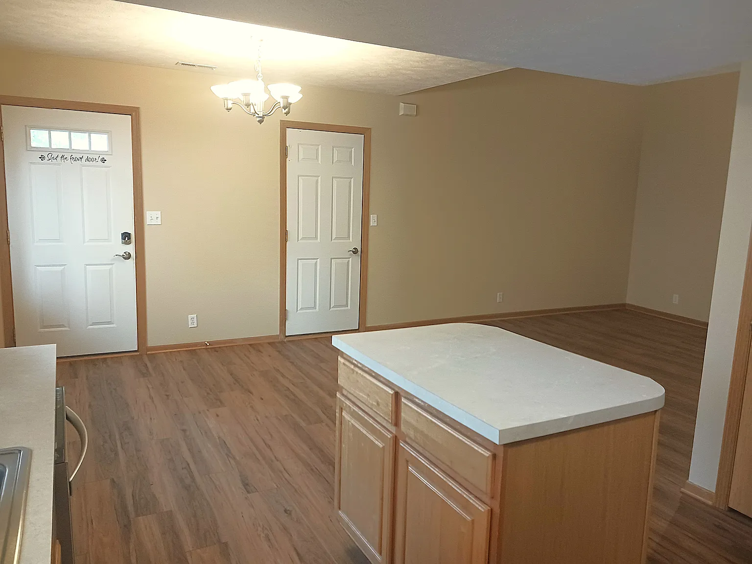 3 bed, 1331 sqft, $1,695 — Photo 3