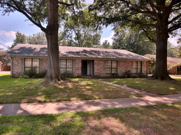 902 Rosewood Dr, West Memphis, AR 72301