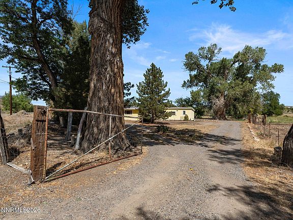 5th image of 1450 Truckee Ln
