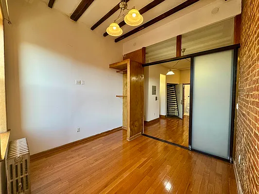 Rented by Mauro Bros Real Estate Services LLC | media 18