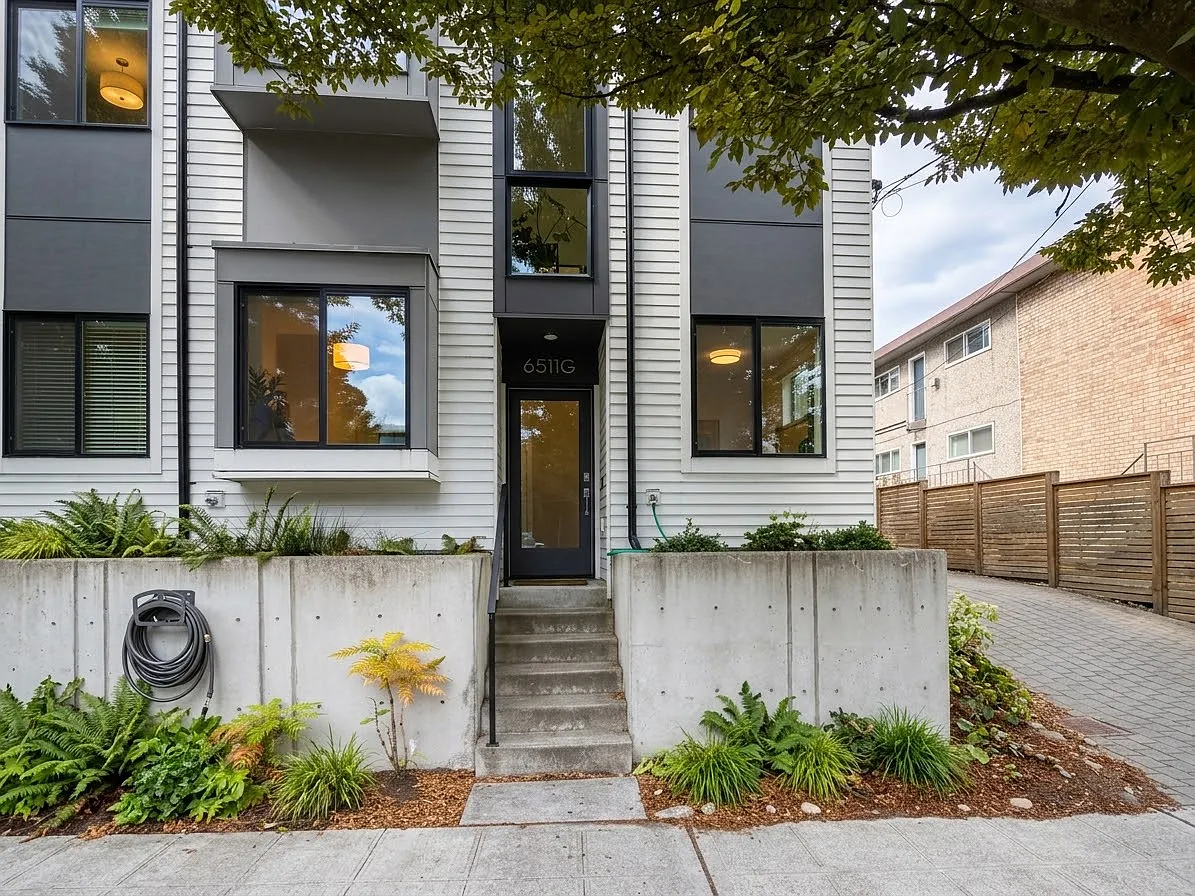 2 bed, 1.5 bath, 1150 sqft, $4,300 — Photo 2