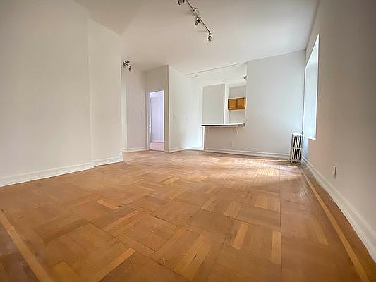 3rd image of 73 Saint Pauls Pl #6A