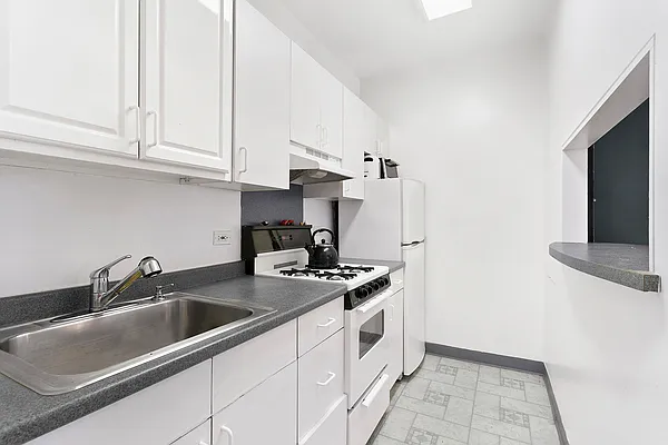 Rented by Corcoran | media 19