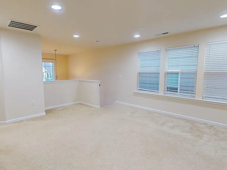 248 Begen St — Photo 24
