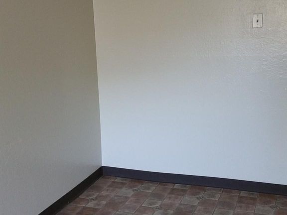 3rd image of 644 Maple St APT 8