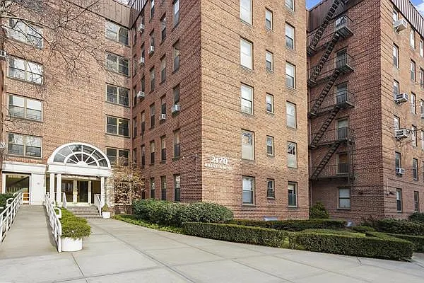 Sold by Avenue Sotheby's International Realty | media 24