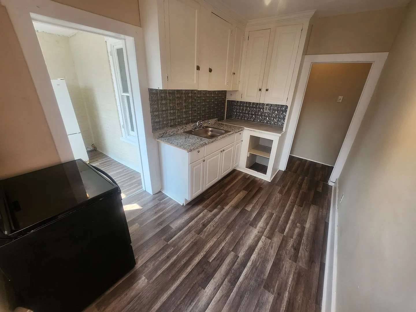 1402 W Linden St — Photo 1