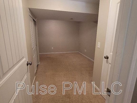 4th image of 1212 E Henry Clay Ave