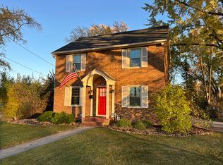 1213 Lost Dauphin Rd, De Pere, WI 54115