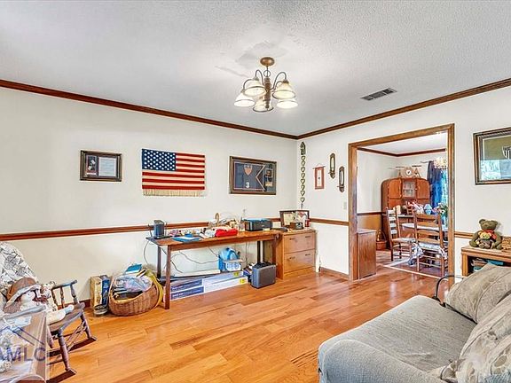 5th image of 408 Flowers Dr