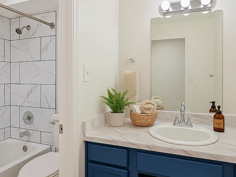 1377 Laredo St #101 — Photo 6