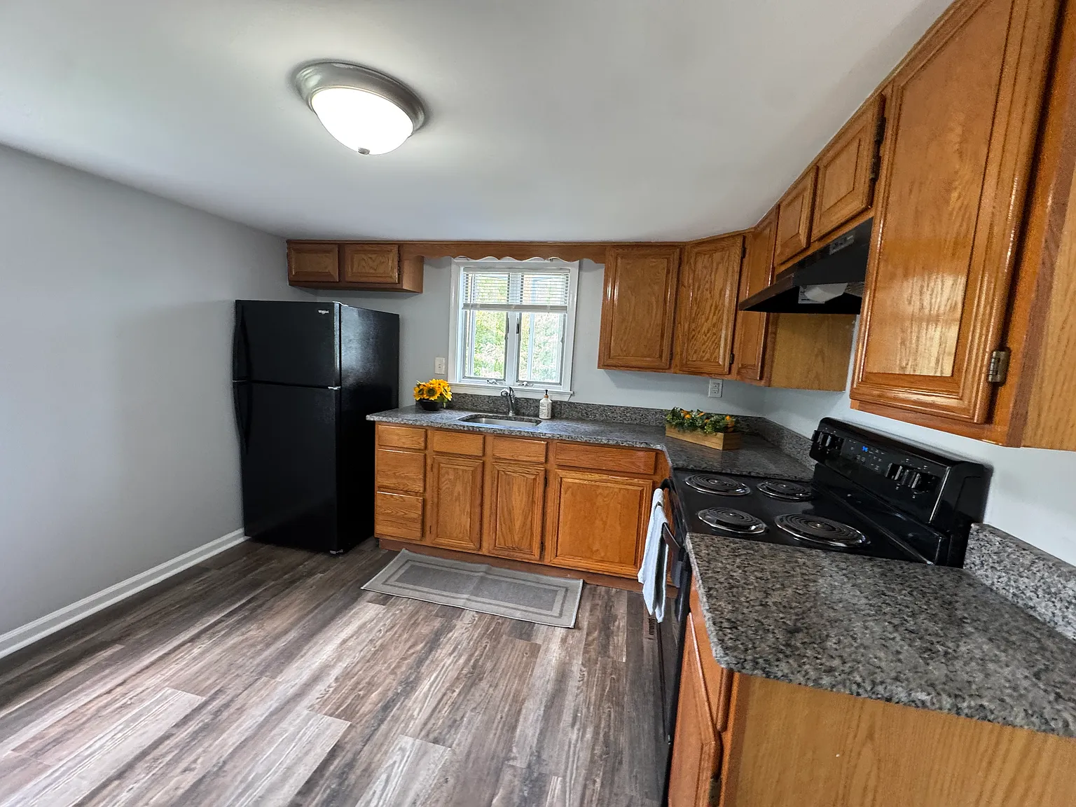 1 bed, 750 sqft, $1,600 — Photo 2
