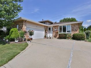 846 Appletree Dr, Schererville, IN 46375