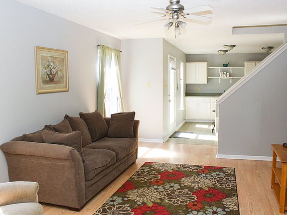 5th image of 2815 Brewster Ln