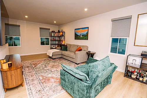 3 bed, 3.5 bath, 1420 sqft, $2,700 — Photo 3
