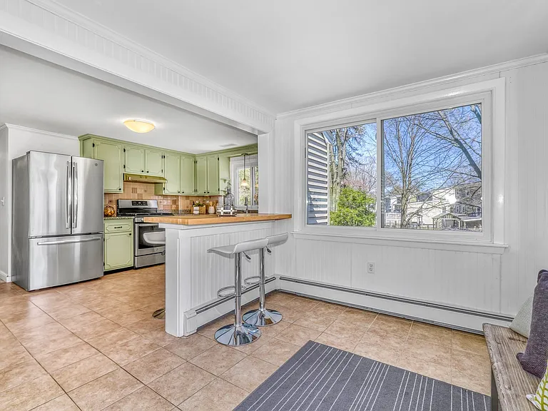 115 Washington St — Photo 5