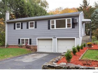 64 Putnam Rd, Cortlandt Manor, NY 10567