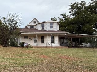 321 W Avenue B, Elk City, OK 73644