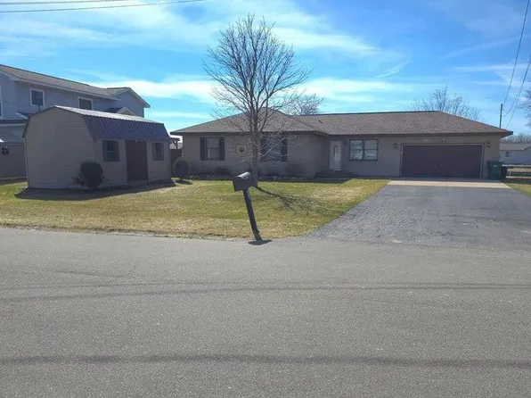 102 Dockside Dr, Houghton Lake, MI 48629