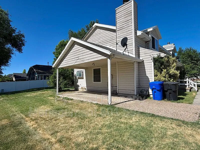 3 bed, 2.0 bath, 1500 sqft, $2,150 — Photo 2
