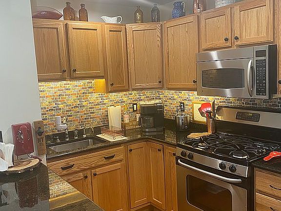 4th image of 145 Morley Cir #145