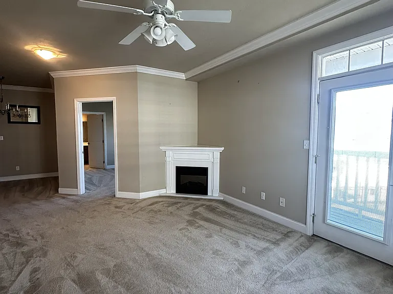 2537 Suncrest Vlg — Photo 5
