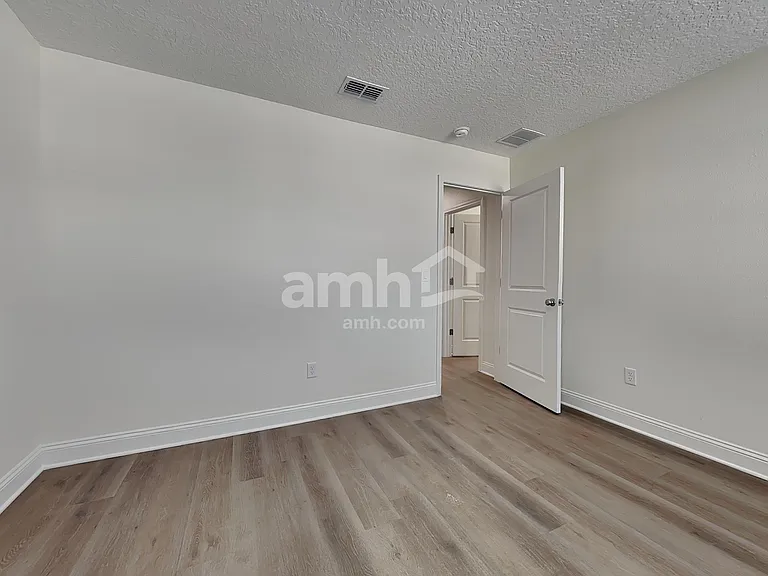 11446 Bay Hill Cir — Photo 27