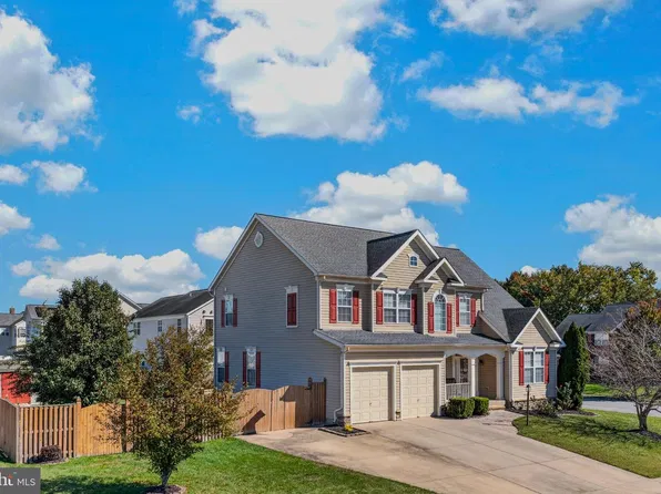1010 Maiden Grass Dr, La Plata, MD 20646