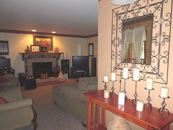 4th image of 33115 Wandring Ln