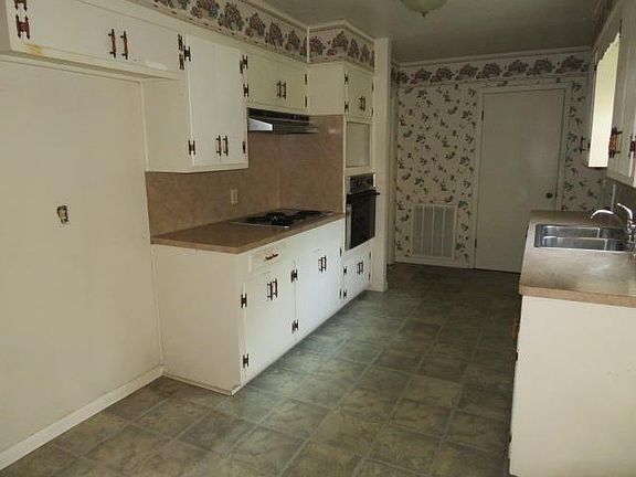5th image of 3032 Mimosa St