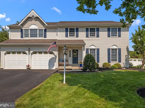 94 Chancery Rd, Langhorne, PA 19047