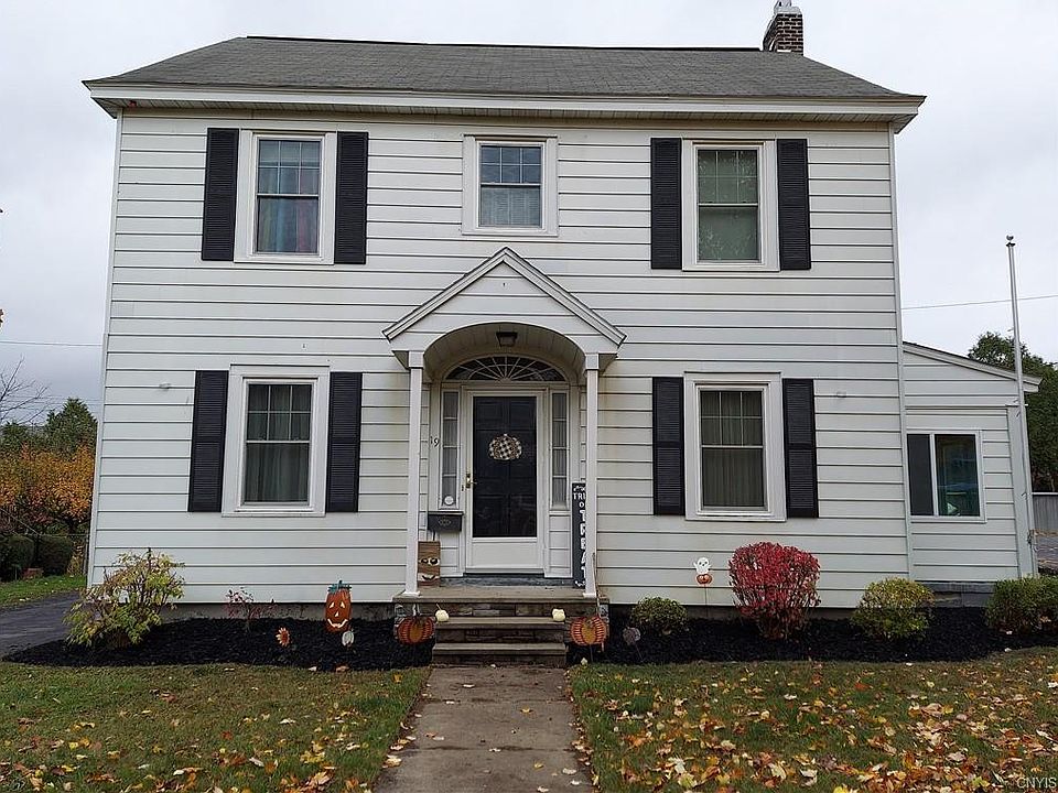 1st image of 19 Ferris Ave