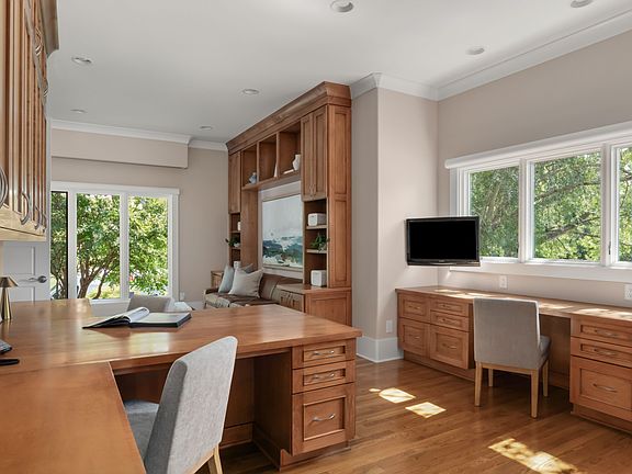 4th image of 1 Warwick Ln