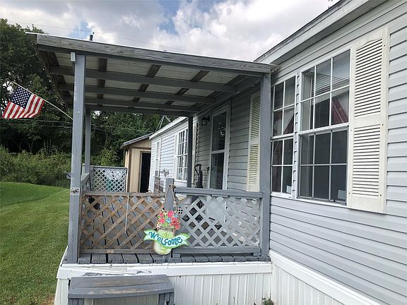 3rd image of 10015 Cedar Landing Dr
