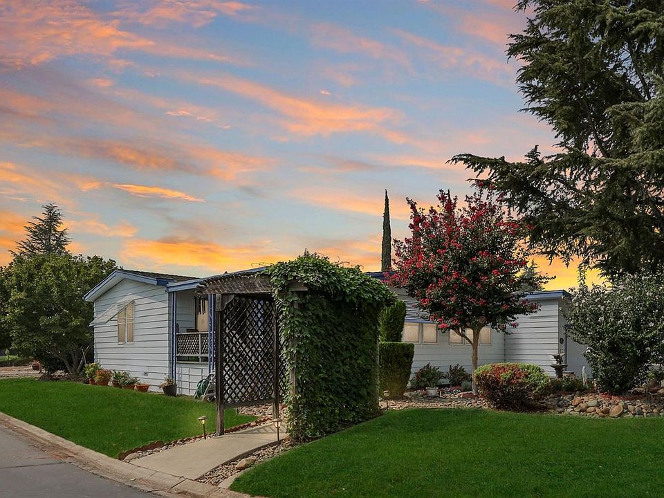 2nd image of 346 Royal Crest Cir
