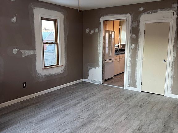 2nd image of 539 Wells Ave