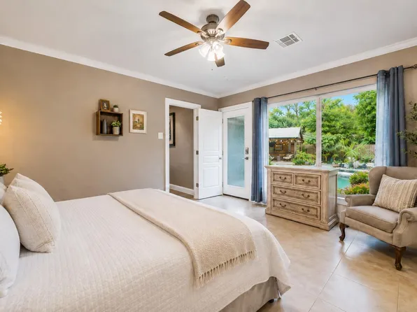 5 Tree Frog Dr, Houston, TX 77074