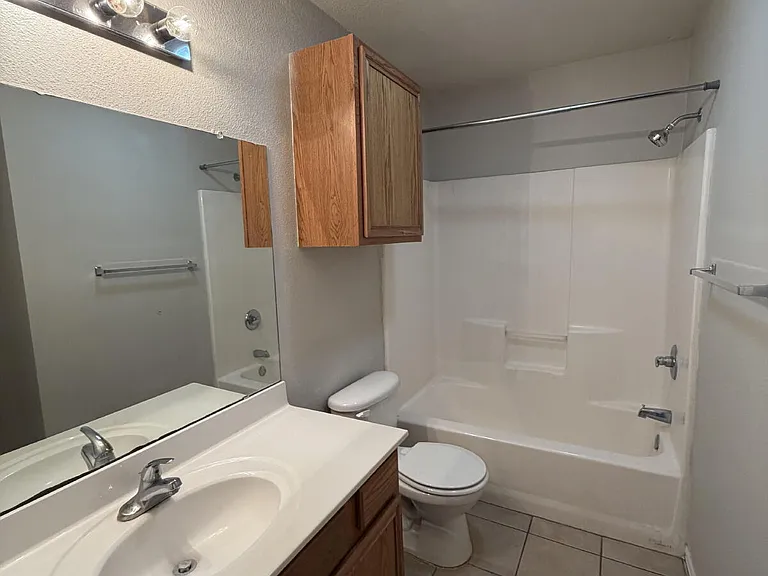 533 N Clinton Ave #B — Photo 13