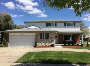 5510 Casper Dr, Troy, MI 48085