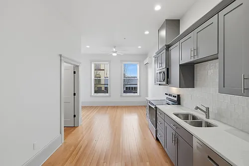 455 Court St NE Photo 1