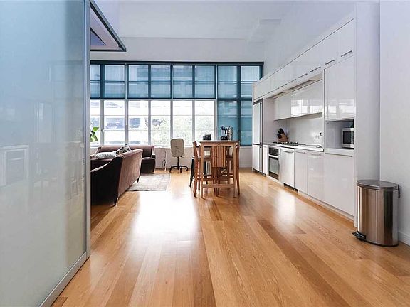 4th image of 2728 Thomson Ave Unit 231