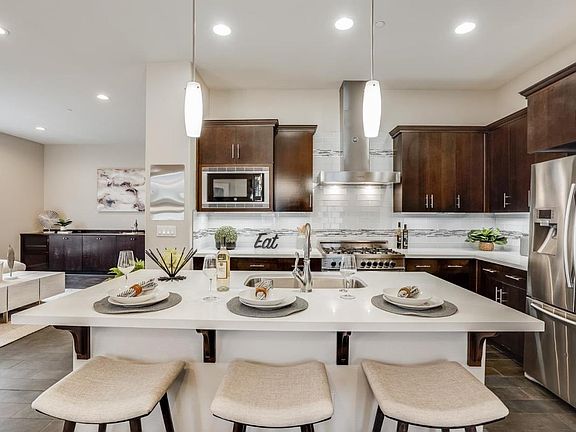 3rd image of 465 Landeros Dr