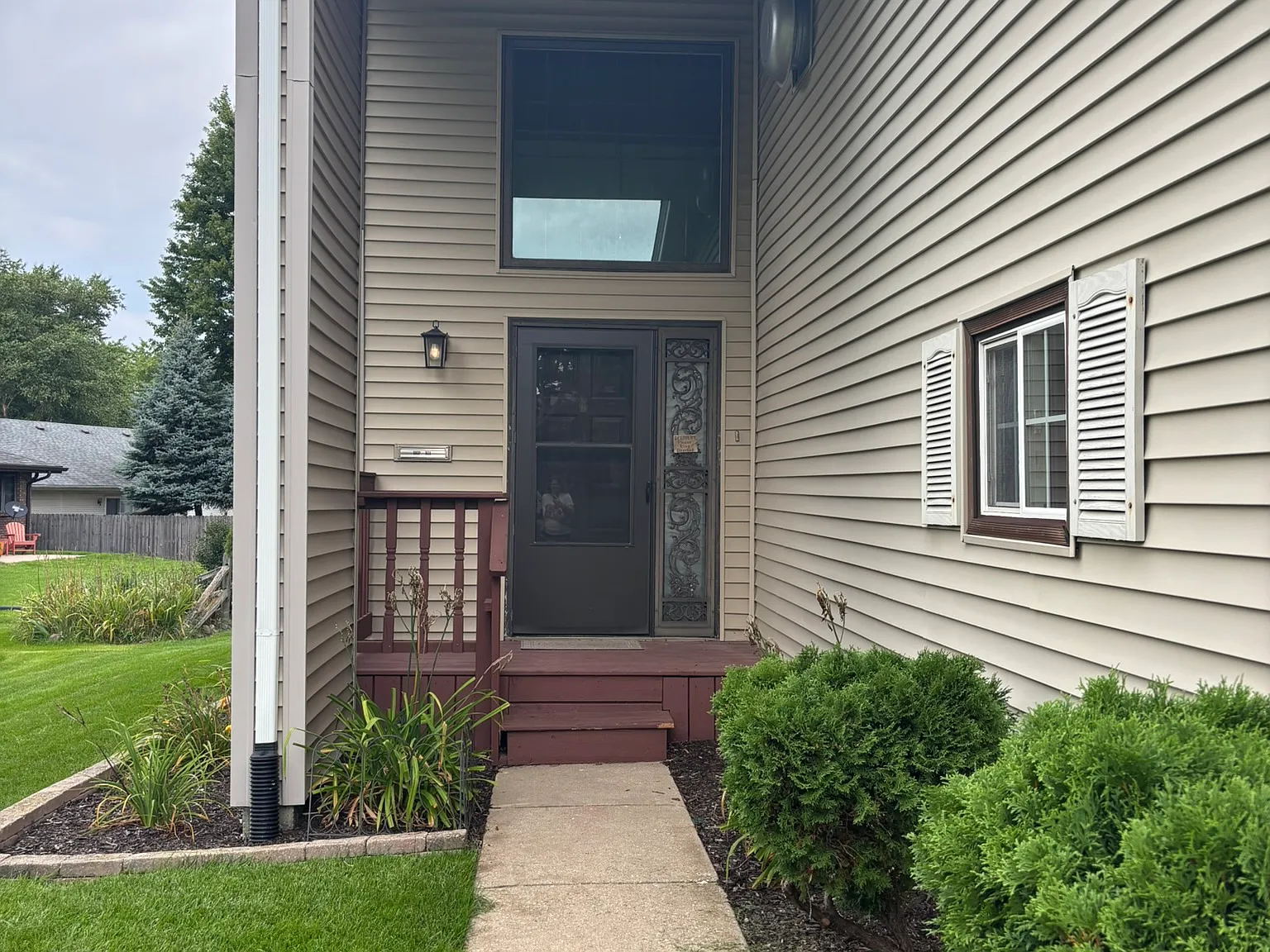 3 bed, 2.5 bath, 1700 sqft, $1,800 — Photo 2