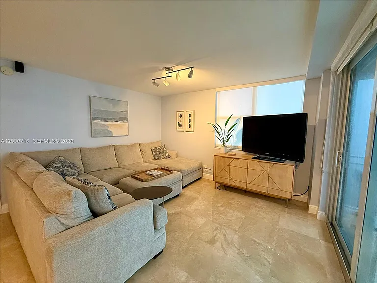 770 Claughton Island Dr #2016 — Photo 4