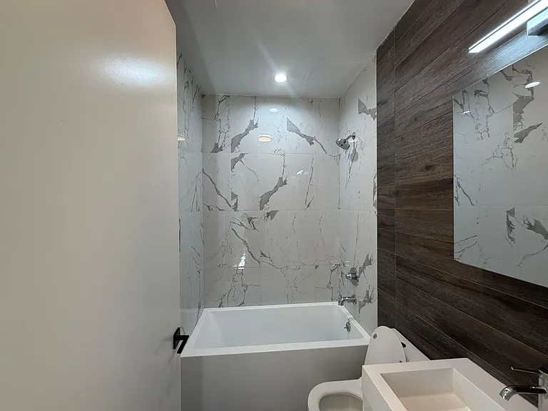 494 Jackson Ave #3B — Photo 15
