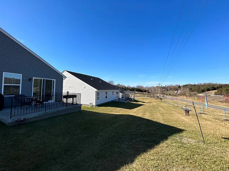 3695 Mayfield Rd — Photo 13