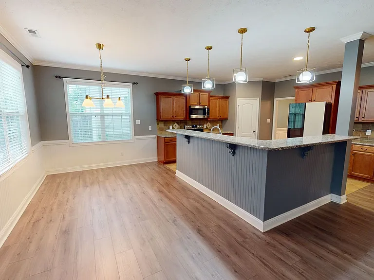 1946 Brawley Ave — Photo 10