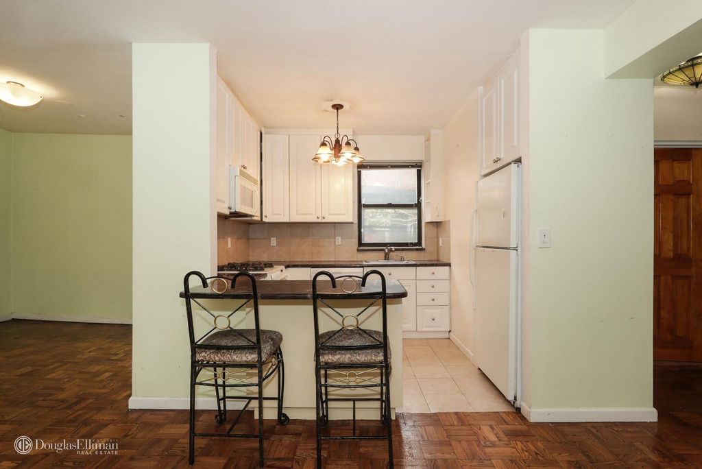 2 Bed 2 Bath Property, New York • 1,250 Sq Ft